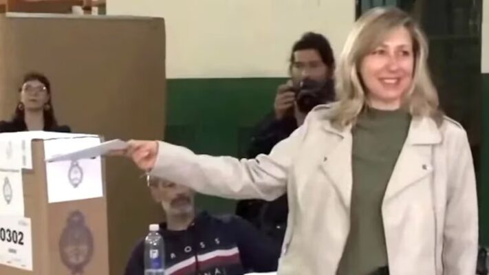 Myriam Bregman fue la primera candidata a presidente en votar y destacó ...
