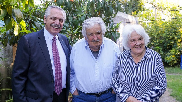 Alberto Fernández visitó al expresidente uruguayo José «Pepe» Mujica