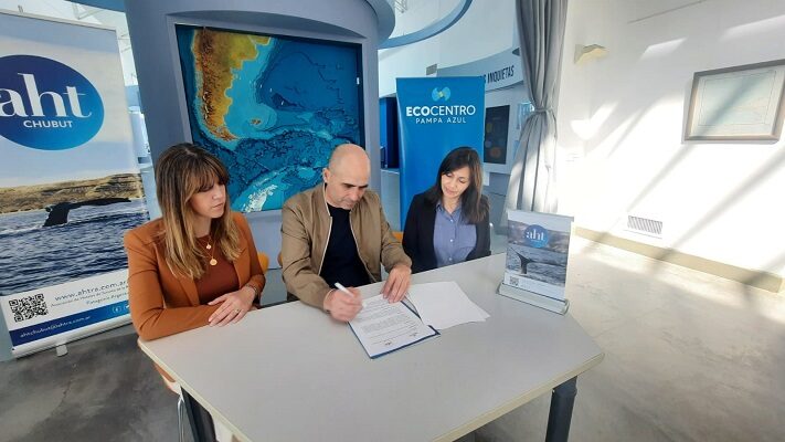 Ecocentro Pampa Azul y la Asociación de Hoteles de Turismo firmaron convenio de colaboración