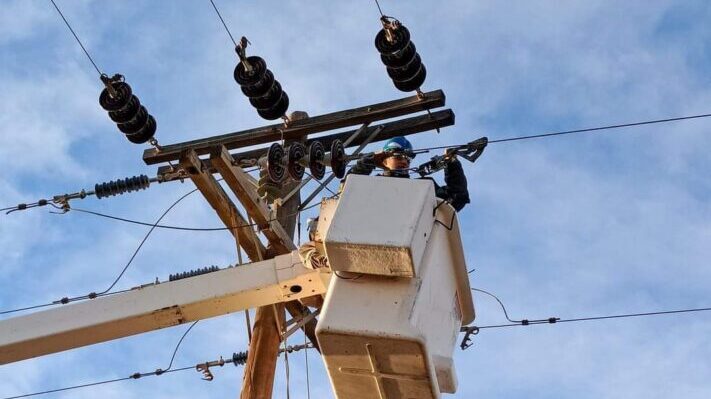 ¿Cuántos enganchados de la luz tiene Madryn?