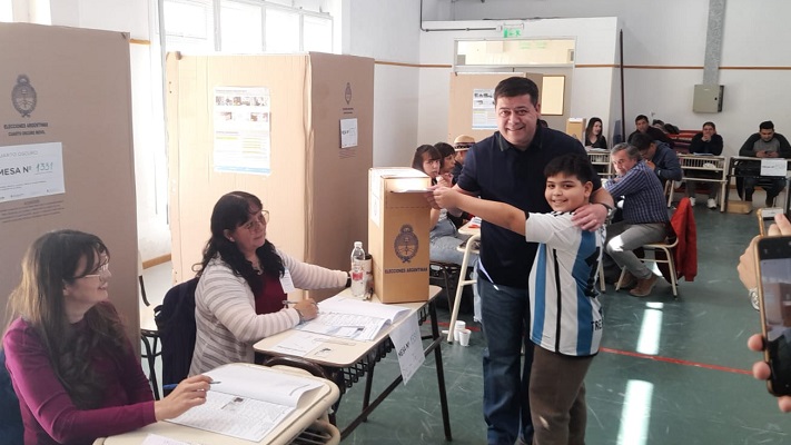 Votó Treffinger y destacó la organización de los comicios