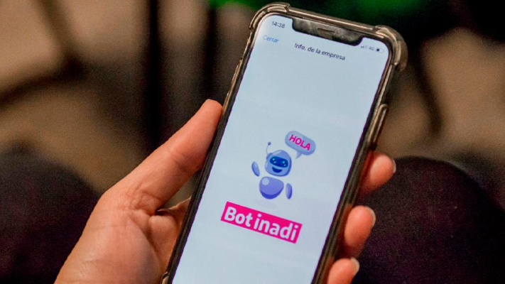 El Inadi presentó su bot de consultas y asesoramiento por WhatsApp