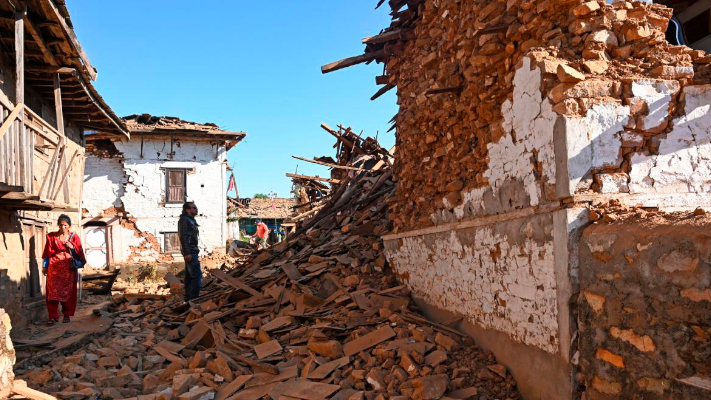 Son más de 130 los muertos por el sismo en Nepal