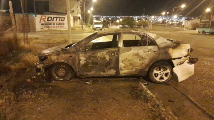 auto, COMISARÍA, fuego, Madryn