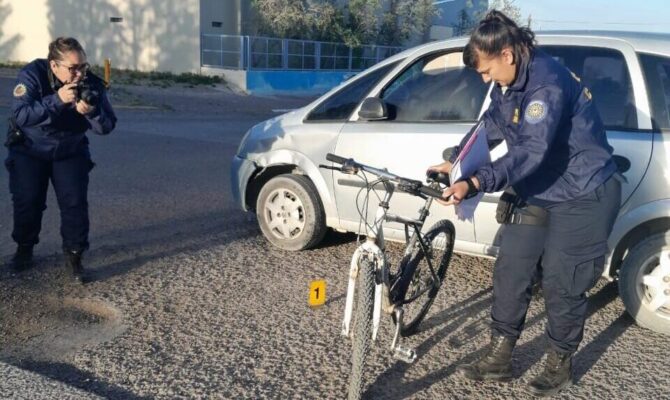 auto, bici, choque, Hospital, Madryn