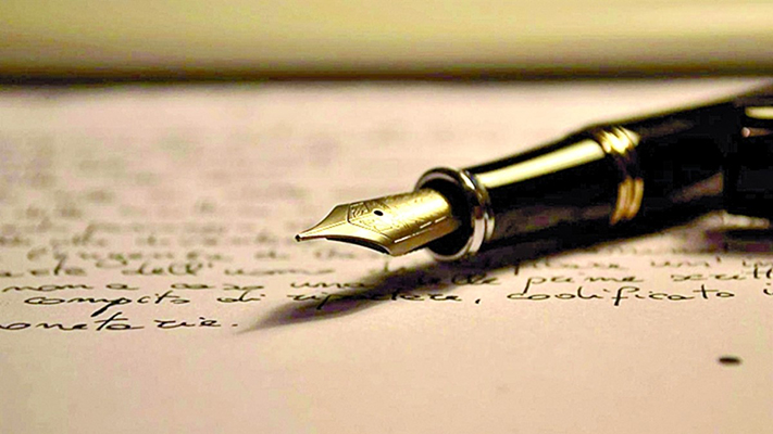 Pluma, lápiz y veneno