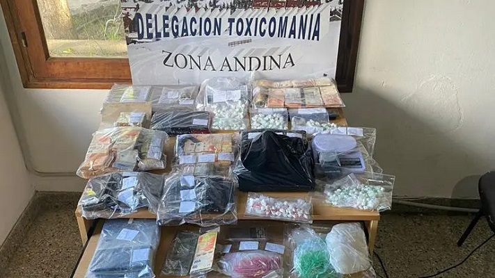 Secuestraron dos kilos de cocaína y tres millones de pesos