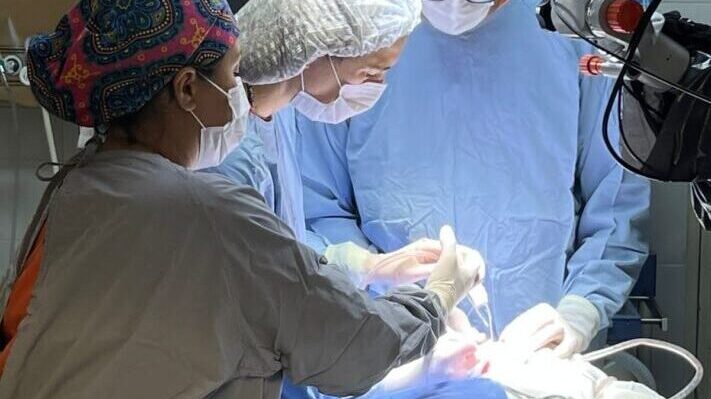 El Hospital Zonal de Esquel realizó un nuevo implante coclear a un niño de Comodoro Rivadavia