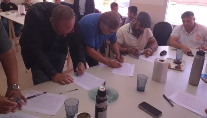 Etiquetas: CAFACH, CAPIP, chubut, PAZ SOCIAL, Pesca, SOMU, STIA, SUPA