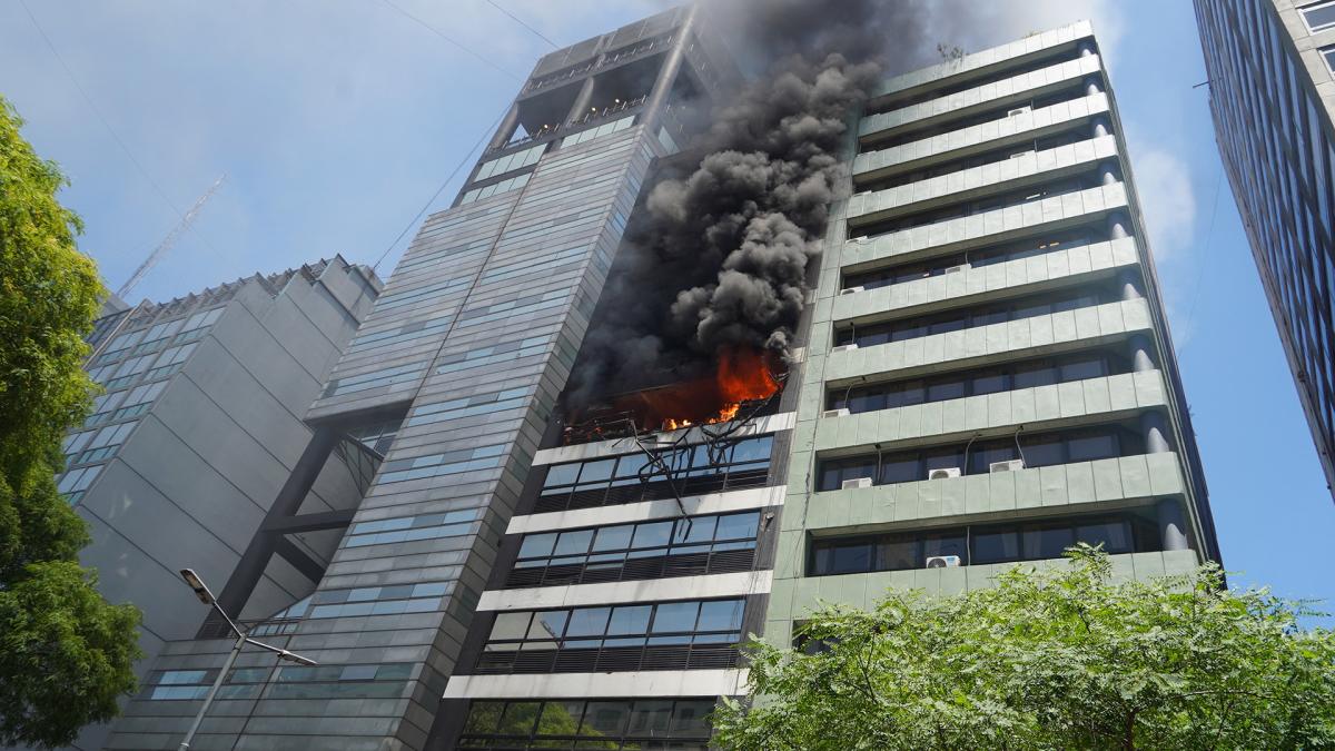 Explosión en edificio aledaño al Ministerio de Trabajo