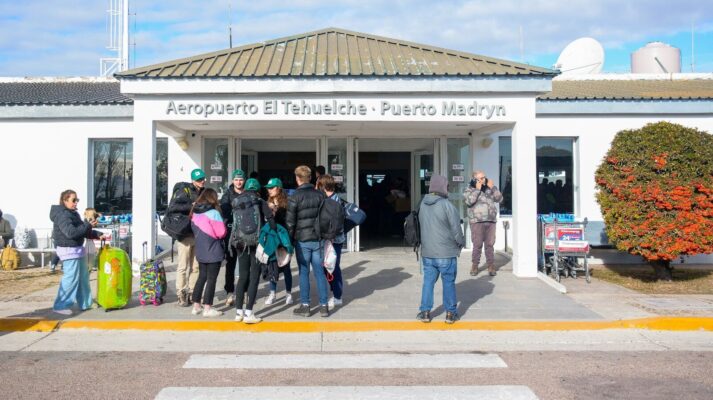 El aeropuerto de Madryn duplicó los arribos en la última temporada de ballenas