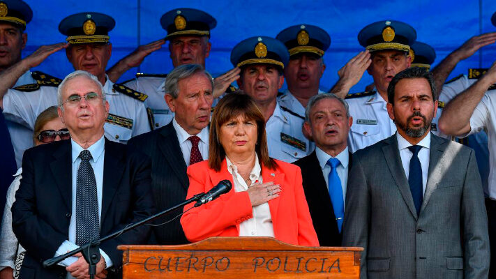 debut, marcha, Ministerio de Seguridad, Patricia Bullrich, PROTOCOLO ANTIPIQUETES, REPRESIÓN DE 2001