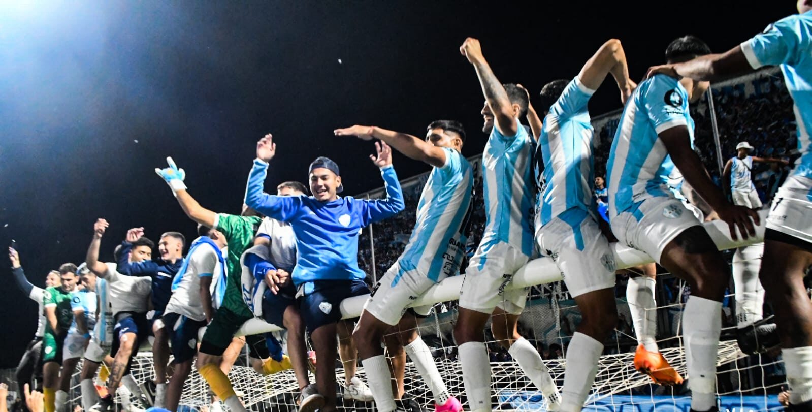 Gimnasia y Tiro venció por penales a Douglas Haig y ascendió a Primera Nacional