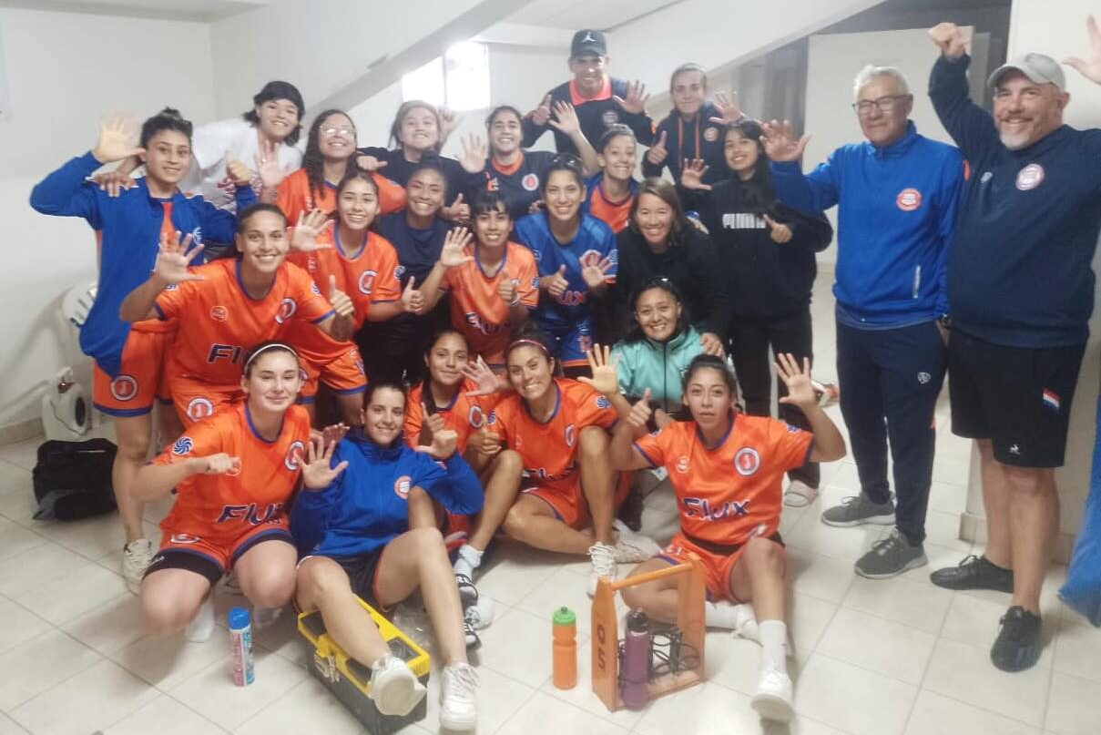 «Las Morenitas» y su sana costumbre de festejar: se quedaron con la Copa de Oro