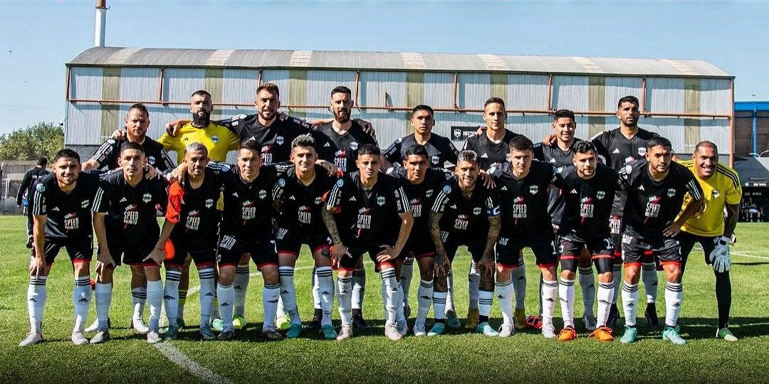 Deportivo Riestra venció a Deportivo Maipú y ascendió a la Liga Profesional