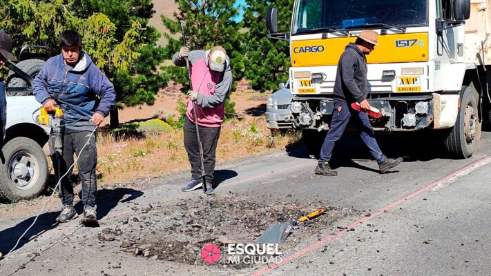 Comenzaron los trabajos de bacheo en el aeropuerto de Esquel