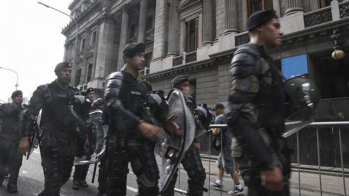 Cámara de Diputados, Congreso, derechos humanos, FRENTE DE IZQUIERDA Y DE LOS TRABAJADORES, LEY "BASES", organizaciones sociales, VIGILIA