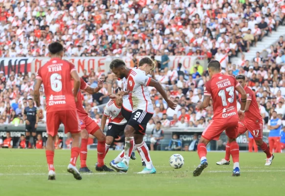 River ganaba, pero Argentinos se lo igualó sobre el final
