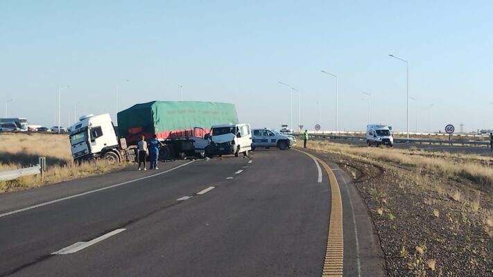 Etiquetas: camión, Madryn, ruta, tráfic