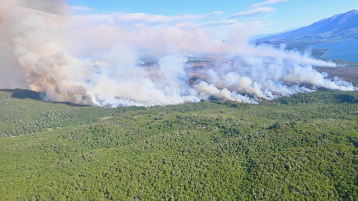 El fuego avanza sobre El Centinela: ya son más de 2.400 las hectáreas arrasadas