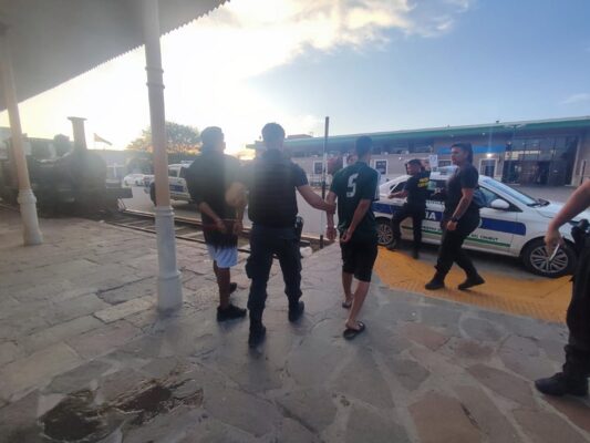 calle, Madryn, PELEA, policía
