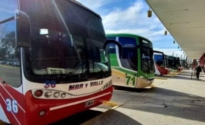 Levantan paro de transporte interurbano