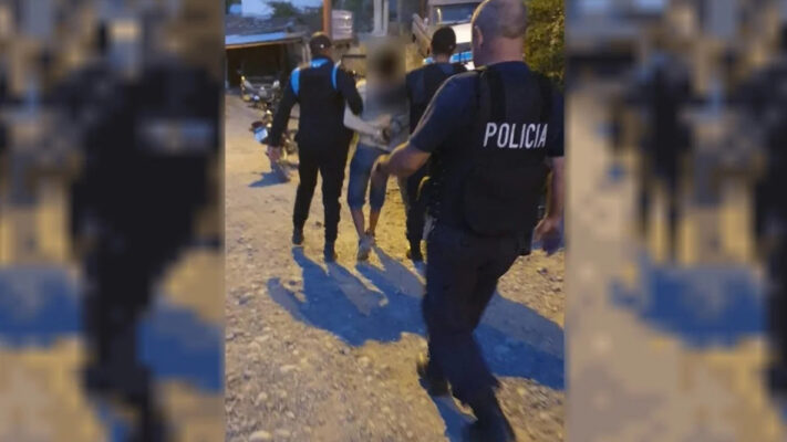agresión, demorado, esquel, Policía de Chubut, violento