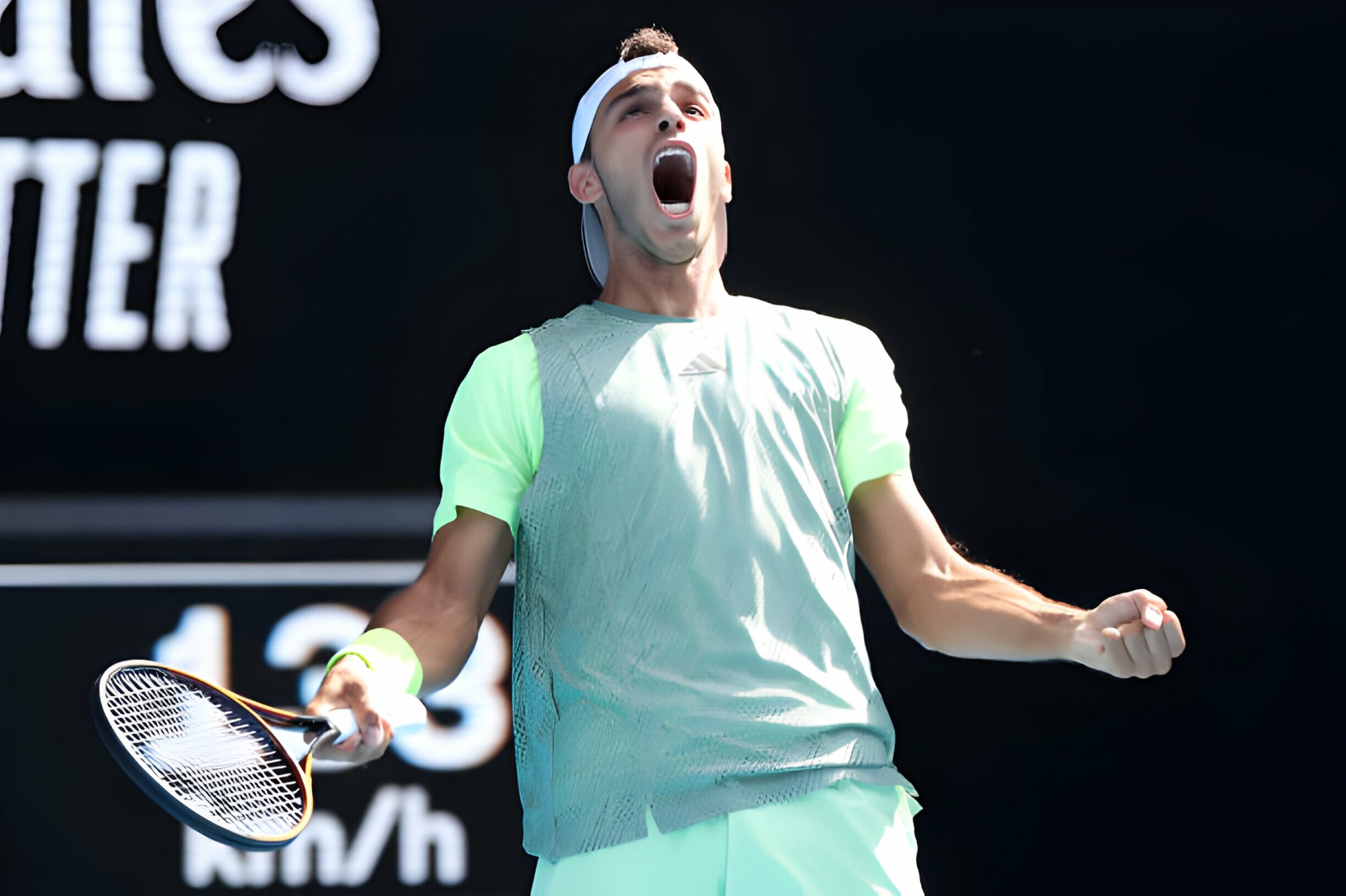 Cerúndolo y Báez, ganaron en sus debuts en el Abierto de Australia