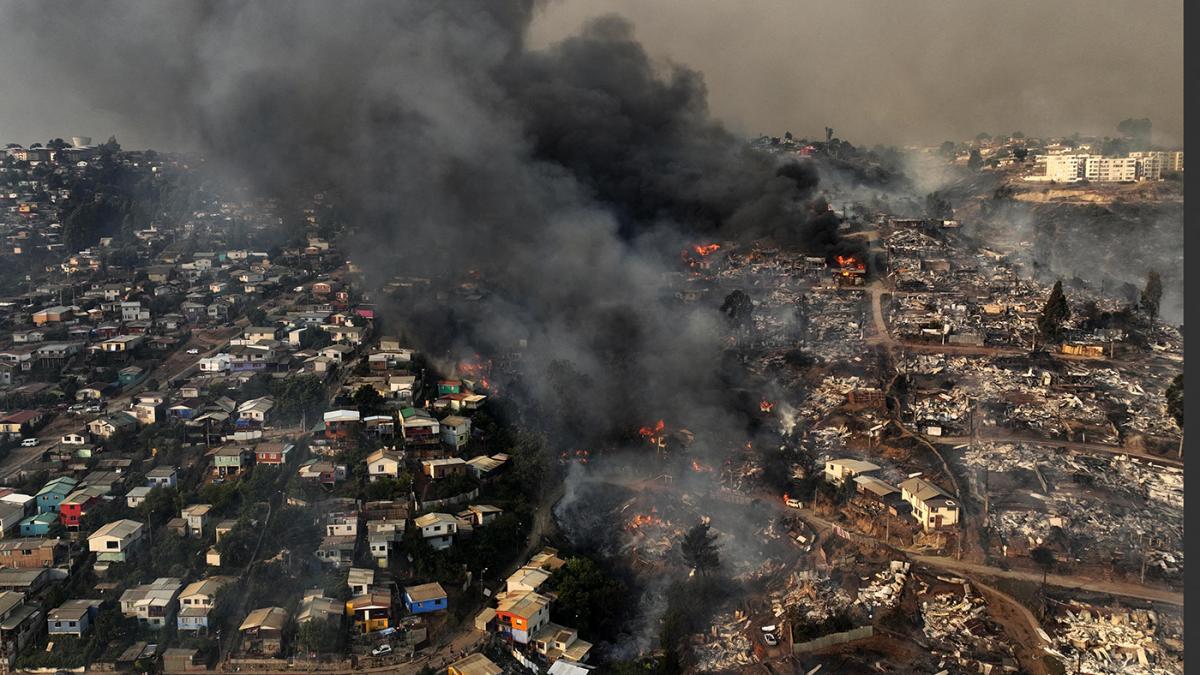 Confirman 51 muertes por los incendios forestales en el centro de Chile