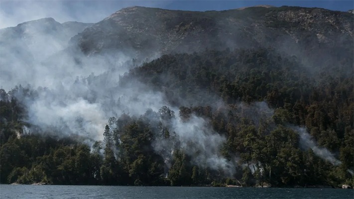 Por el cambio climático se multiplicarán los incendios forestales en la Patagonia