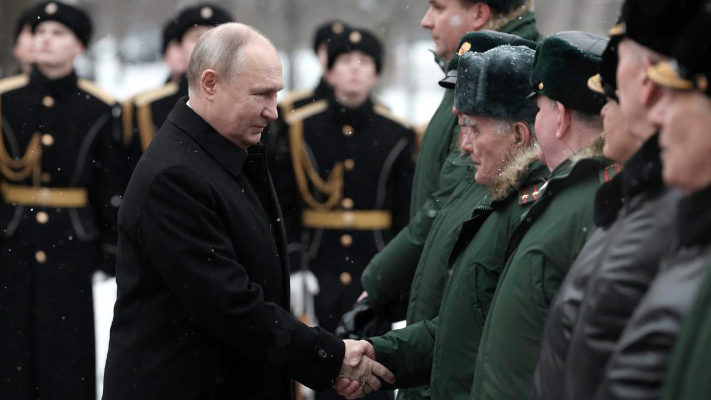 Putin felicitó al Ejército en la previa del segundo aniversario de la invasión a Ucrania