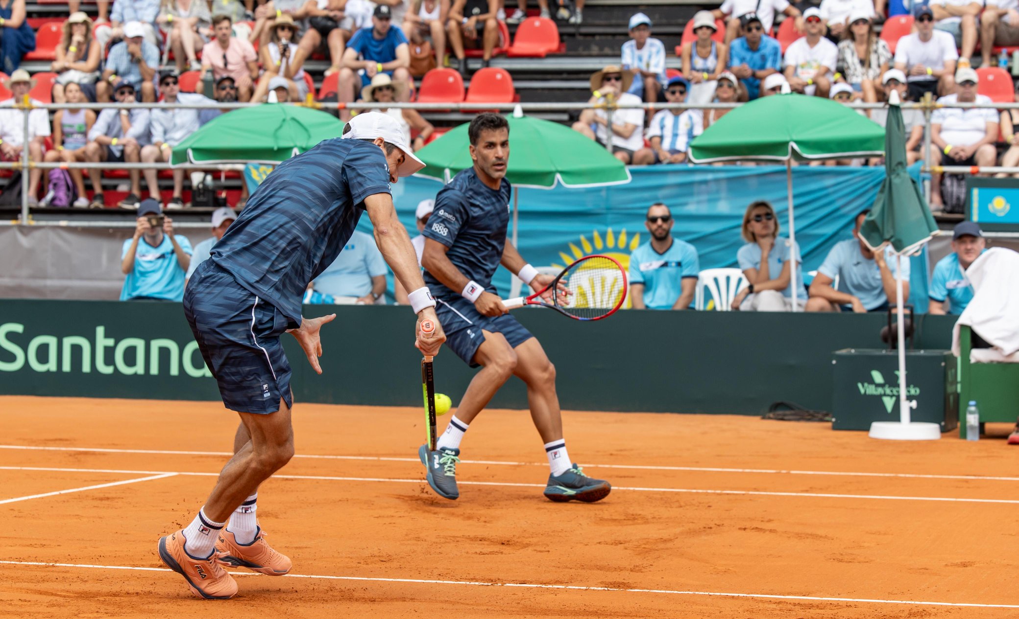 González y Molteni ganaron su cruce en Dobles y Argentina está arriba ante Kazajistán