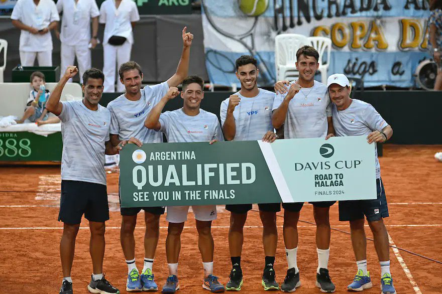 En una emotiva definición, Báez le ganó a Popko y clasificó a la Argentina a la Fase Final de la Copa Davis