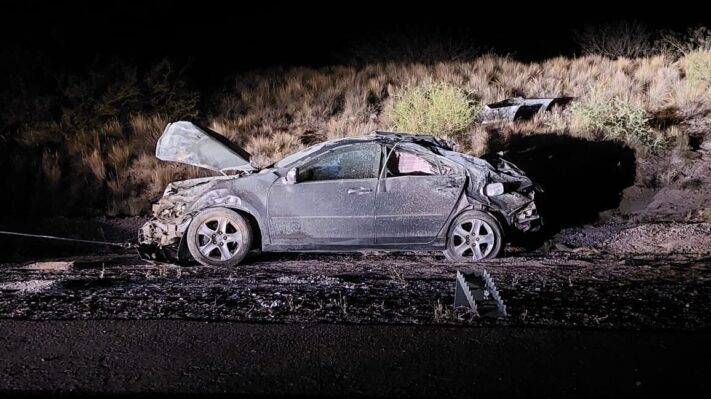 Mecánico salió a probar un auto y volcó