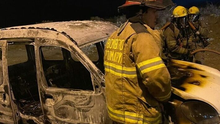 Familia se salvó de milagro tras incendiarse su vehículo