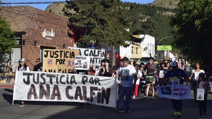 A 6 meses del femicidio de Ana Calfin, familiares y amigos marcharon para pedir justicia