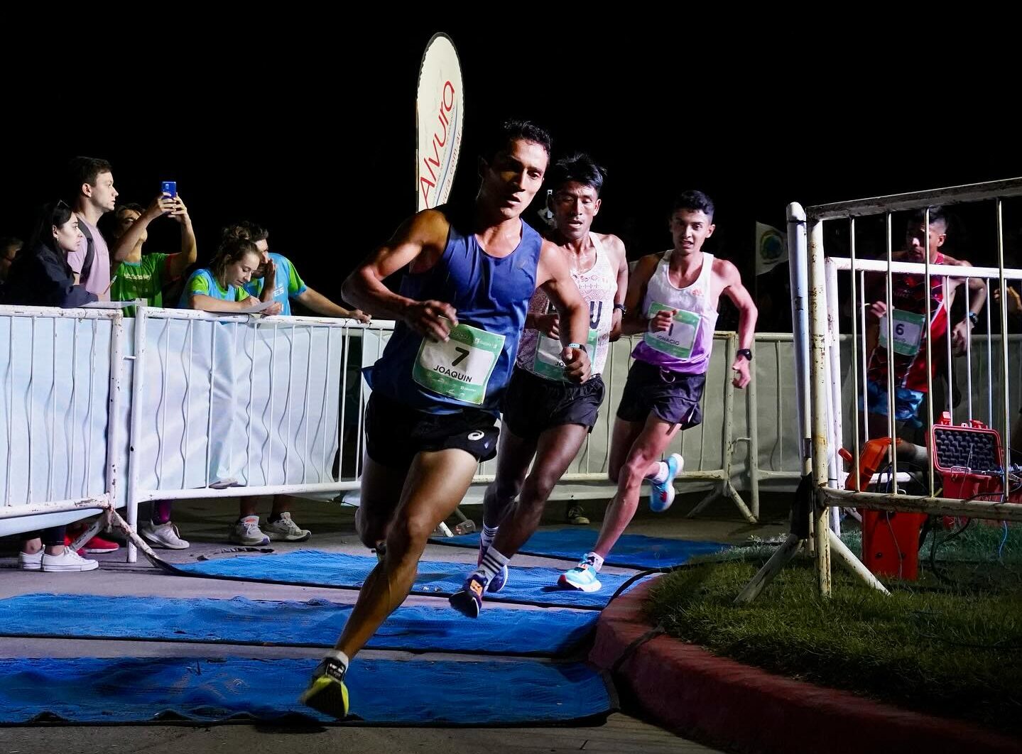 Joaquín Arbe ganó la Corrida de Cipolletti, fue secundado por «Coco» Muñoz