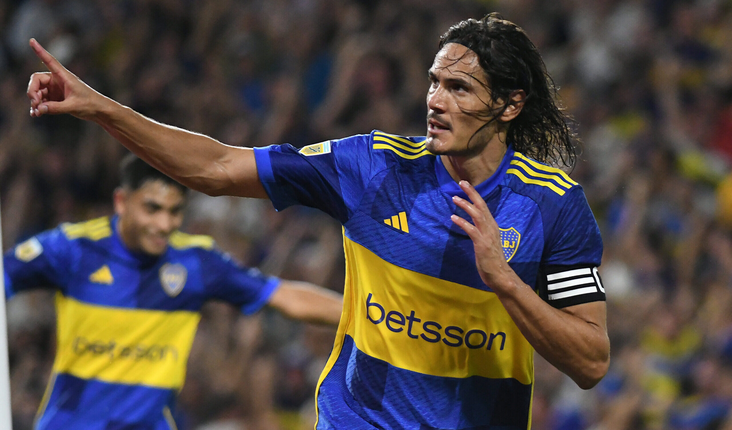 Boca venció a Racing en un nuevo clásico y con gran actuación de Cavani