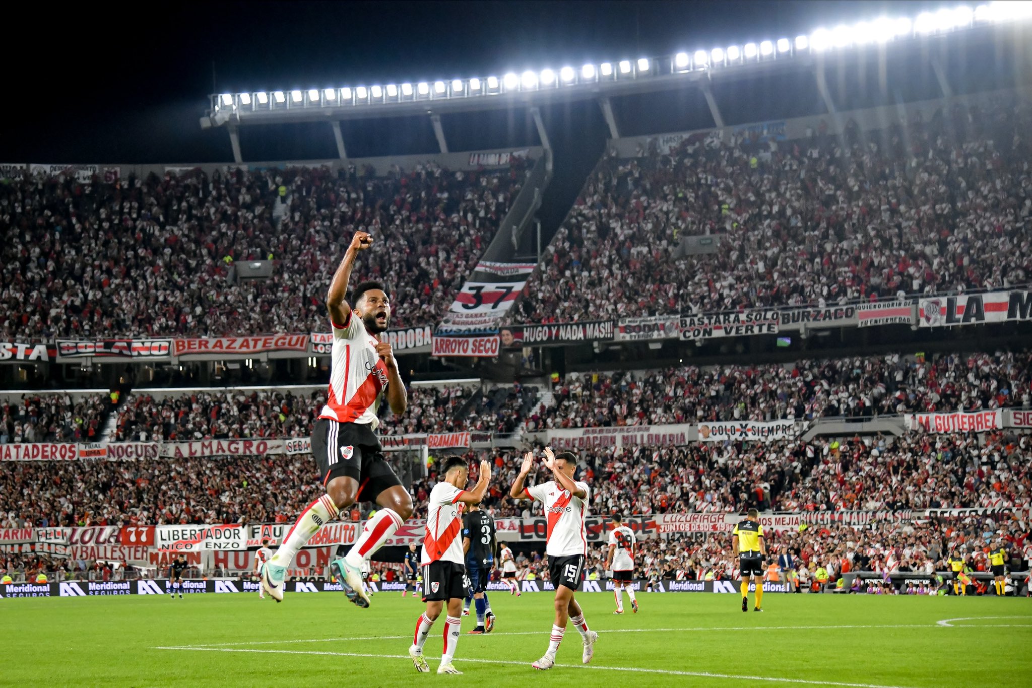 River se prepara para el inicio de la Liga Profesional con un equipo mixto ante Central Córdoba