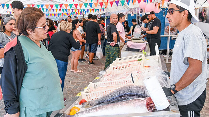 feria de pescadores artesanales, Municipales, noticias, semana santa, Vía Crucis Submarino