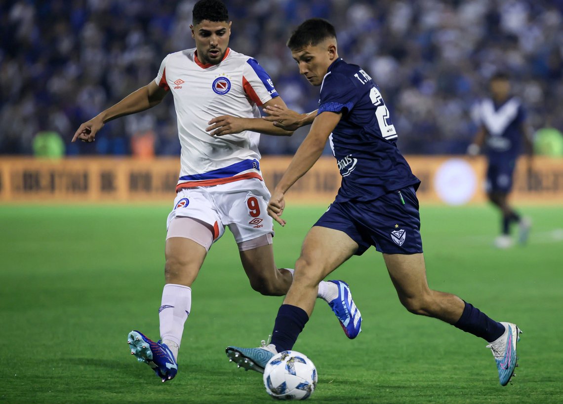 Argentinos Juniors y Vélez se enfrentan por un lugar en la final de la Copa la Liga