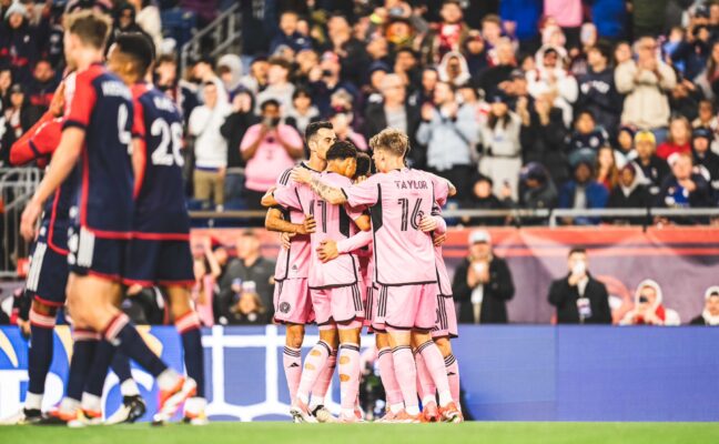 Con doblete de Messi, Inter Miami lo dio vuelta y goleó a New England