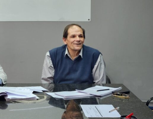 El presidente de Servicoop y concejales analizan la limpieza del espacio aéreo