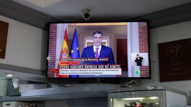 España: Pedro Sánchez seguirá al frente del gobierno tras amenazar con dimitir