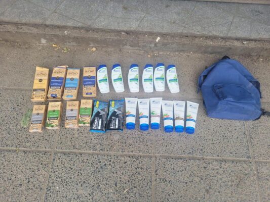 Etiquetas: Madryn, robo, supermercado