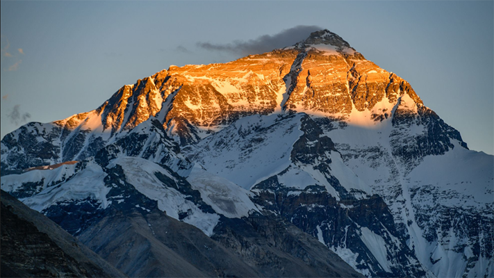 China reabre el acceso al monte Everest a los extranjeros