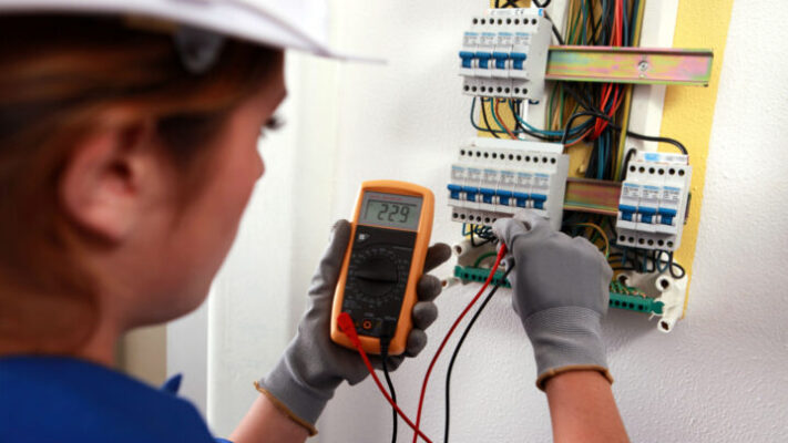 capacitación, ELECTRICISTAS, INSTALACION, Madryn, UTN