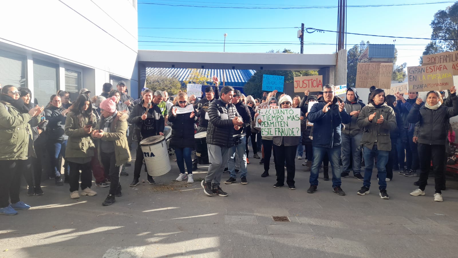 Bronca y temor: Cientos de familias de Madryn denuncian haber sido estafadas