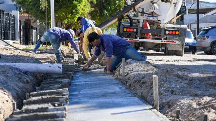 Cordón Cuneta, Madryn, obras