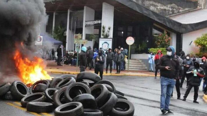 Máxima tensión en Misiones: la Policía sigue acuartelada y llegó la Gendarmería